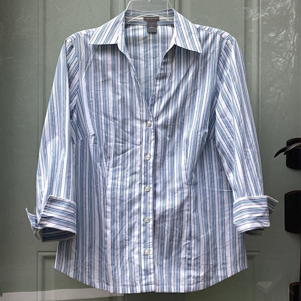 Ann Taylor women’s striped button up shirt, size M, blue, gray, white